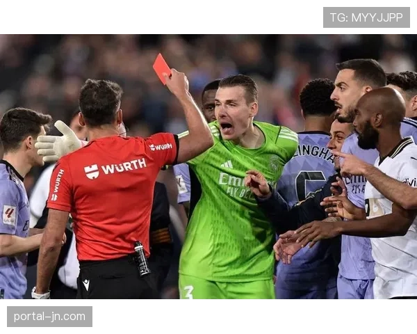 加的斯补时阶段点球绝平，1-1战平塞维利亚